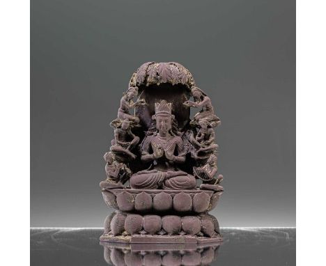 Dimension: Height 22 cm ; Wide 15 cm ; Depth 6,5 cmWeight: 2288,9 grams This is a rare and well preserved statue that depicts