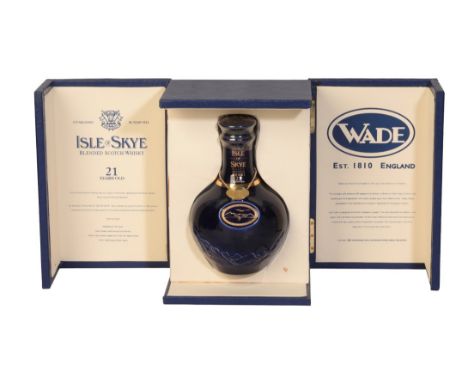 MACLEOD'S 21 YEAR OLD BLENDED SCOTCH WHISKY 70cl, Wade pottery decanter, contained in leather covered box