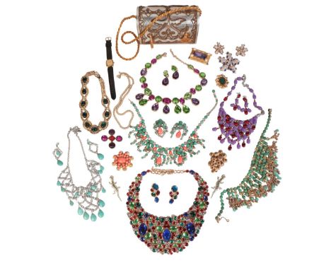 SCAASI: A COLLECTION OF JEWELLERYincluding an imitation coral, jade and diamond fringe necklace ensuite with chandelier earri