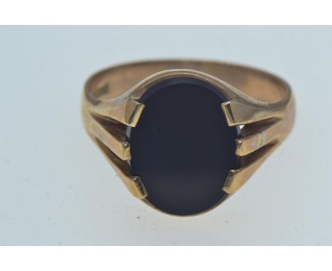 9ct gold signet ring set with black onyx, hallmarked Chester 1959, size X, 6.2 grams 