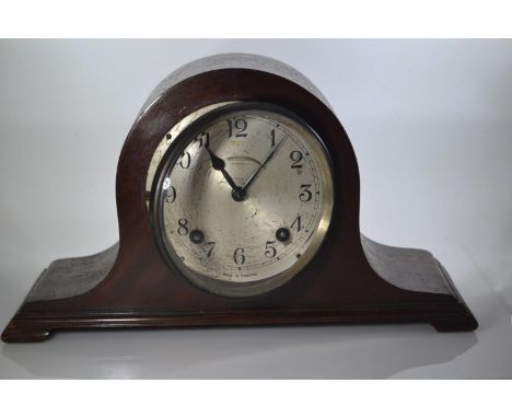 Garrard oak cased mantle clock, with pendulum and key, W33 x D12 x H19cmrunning order unknown 