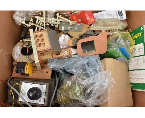 Peco Hornby Faller and other makes of 00 gauge track buildings and accessories, Peco SL91 points in original boxes (2), unbox