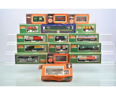 Lima 00 gauge Diesel locomotive with H0 gauge freight rolling stock(16), 204657 BR two-tone green class 55 Deltic Diesel loco