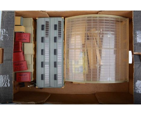 Unboxed Hornby-Dublo 00 Gauge 5083 Terminus Station Engine Shed and Huts and  boxed accessories, Station includes, Canopy wit