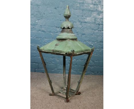 A Foster and Pullen Victorian Street Lamp, purportedly taken from a street adjacent to York Minster. Height: 84cm.  Three pan