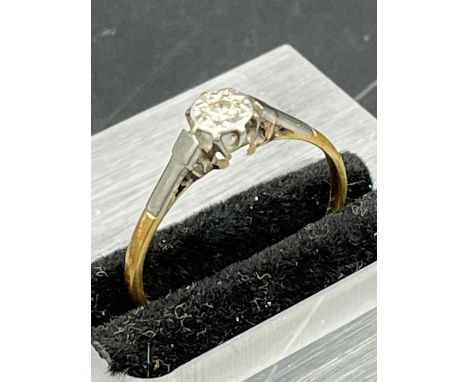 An 18ct gold and platinum set diamond ring (Approximate Total Weight 2.1g) Size N