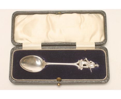 OF MILITARY INTEREST, a silver presentation teaspoon, maker W J Dingley, Birmingham 1926, the finial cast and pierced as a kn