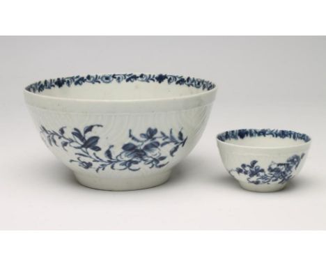 A FIRST PERIOD WORCESTER "FEATHER MOULDED FLORAL" PATTERN PORCELAIN BOWL, c.1770, workman's mark, 5 3/4" diameter, together w