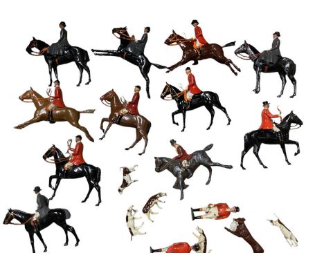 Briatins lead Hunting Figures (some repainted) on Horseback, Foot, Hounds &amp; Fox (1 box)The items in this auction are loca