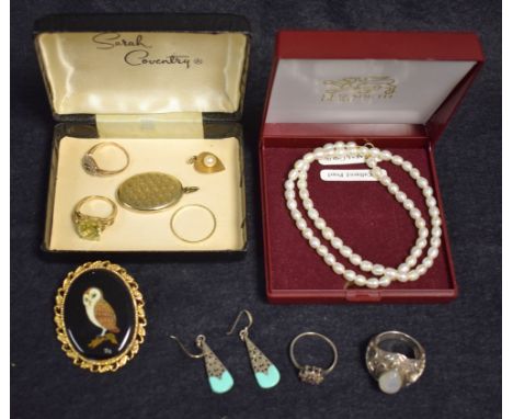 Jewellery - a 9ct gold and cultured pearl pendant; etc; qty