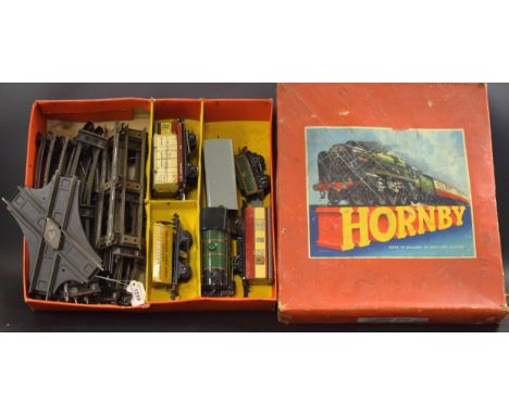 Hornby O-gauge - a No. 51 clockwork Passenger Train Set: 0-4-0 Locomotive & Tender BR Green, red detailing, No. 50153; two 4-