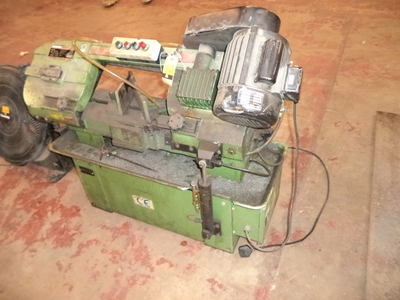 NuTool 7" metal cutting horizontal band saw