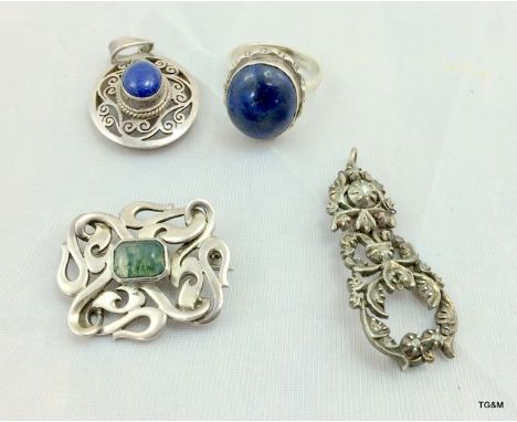 Silver jewellery items to include jade set brooch and a Lapiz lazuli ring