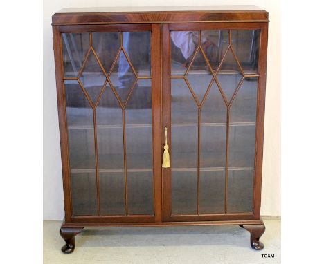 A 3 shelf glazed display cabinet 108 x 88 x 23cm