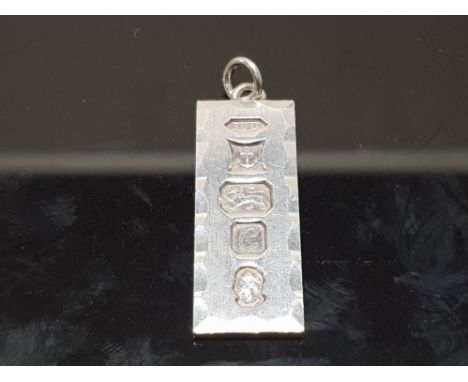 SILVER 0.5OZ INGOT WITH BIRMINGHAM HALLMARK AND DATED 1977