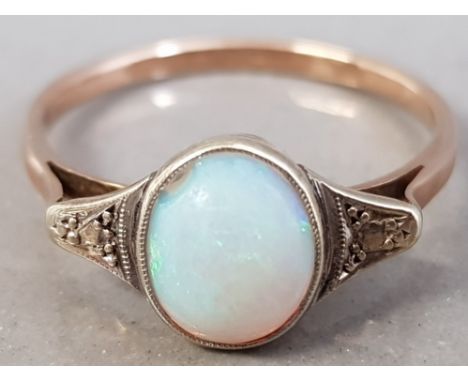 9CT YELLOW GOLD OVAL OPAL RING 2G SIZE O1/2 SLIGHT CHIP TO THE STONE