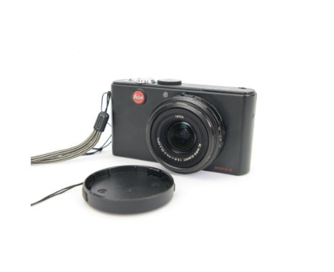 Leica D-Lux 3 compact digital camera serial no. 3172529, with a Leica DC Vario-Elmarit 1:2.8-4 .9/6.3-25.2 ASPH lens, in brow