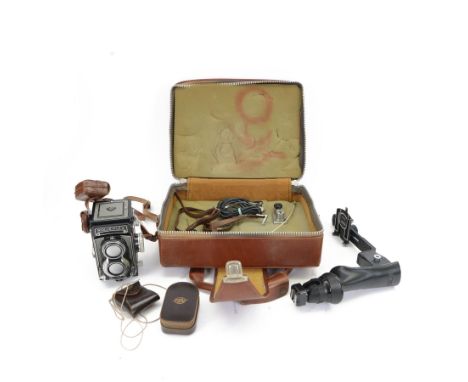 Franke & Heidecke Rolleiflex TLR camera serial no. T2132262, with a Carl Zeiss Tessar 1:3.5 f=75mm lens no. 2706070 and a Hei