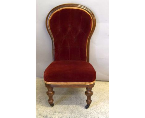 Victorian show wood button backed nursing chair. 91 x 50 x 52cm