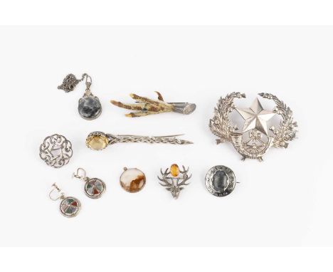 A collection of silver and white metal jewellery, to include an Edwardian silver panel, modelled as a star and horn enclosed 