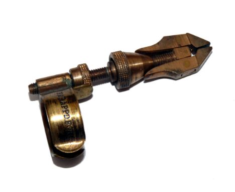 FLY VICE: Rarely seen Victorian Hardy retailed finger or bench brass fly tying vice, 3" overall length cone adjustable jaws, 