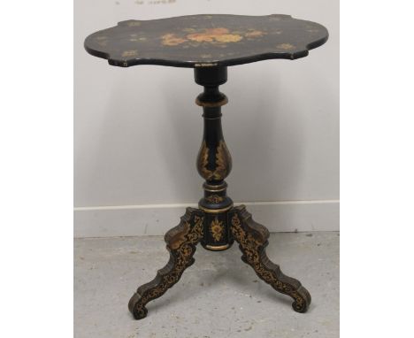 VICTORIAN PAINTED PAPIER MÂCHÉ AND TIP TOP serpentine shape ebonized and gilded tripod table the top with painted floral deco