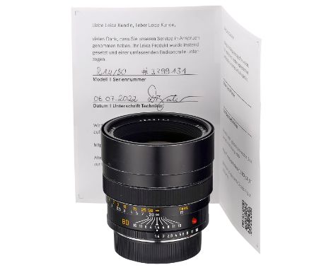 Summilux-R 1,4/80 mm, um 1986Leica, Solms. Nr. 3399131. Glas unter Punktlicht sauber, Rück- und Vorderdeckel und Köcher sowie