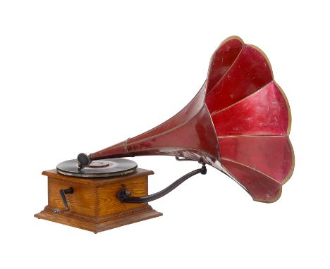 Trichtergrammophon Aretino, um 1910Hergestellt von Hawthorne und Sheble und vertrieben von der O'Neill-James Company in Chica
