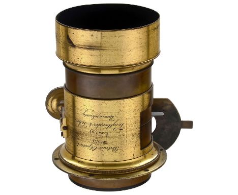 Voigtländer "Portrait-Objektiv 5B", 1893Voigtländer, Braunschweig. Nr. 45319, Messing, Höhe mit Sonnenblende 19 cm, Glas der 