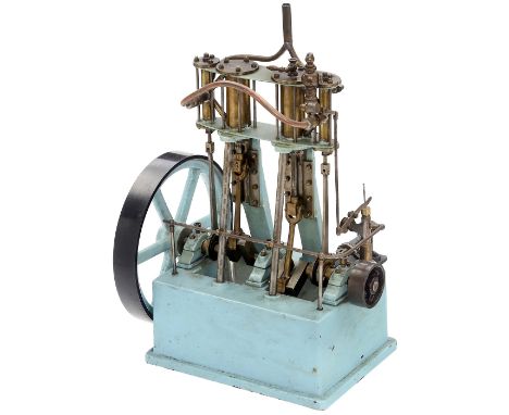 Zweizylinder-Schiffsdampfmaschine, um 1920England, 2 vertikale doppeltwirkende Messingzylinder, Ø jeweils 2,7 cm, Kreuzkopffü
