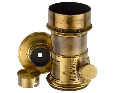 Hermagis 3,4/200 mm, um 1876Hermagis, Paris. Nr. 17472, Petzval-Typ, Höhe mit Sonnenblende 15,4 cm, für Steckblende eingerich