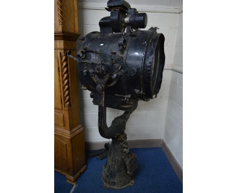 A T. FRANCIS & SONS (SEARCH LIGHT MANUFACTURERS, BOLTON) 20'' SIGNALLING PROJECTOR, Serial No.56/6, pattern No.170A, Year No.