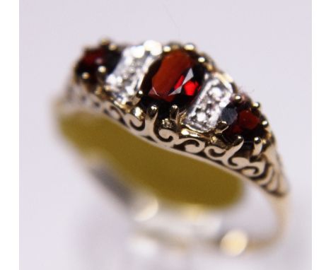 9ct vintage style garnet and diamond ring, size P