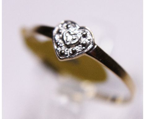 9ct gold diamond set heart shaped ring, size T 