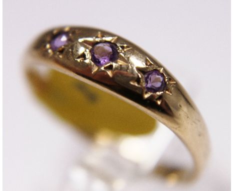 9ct gold vintage style three stone amethyst ring, size R