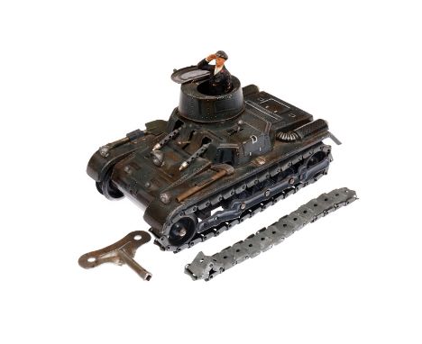 Gama Panzer, Uhrwerk intakt, mit Schlüssel und Soldat, Raupe besch., Alterungs- und Gebrauchsspuren, tw LS/RS, L 18,5, Z 3