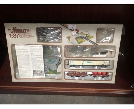 A BOXED 'LIMA' 1:87 SCALE BOXED ELECTRIC TRAIN SET 