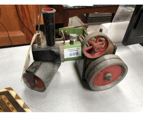 A VINTAGE MAMOD STEAM ROLLER ENGINE 