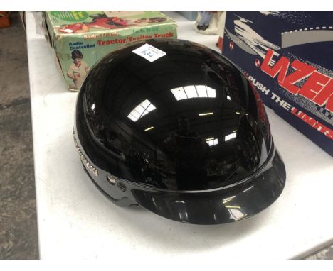 A HARLEY DAVIDSON BLACK MOTORBIKE HELMET 