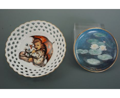 A boxed Hummel bowl and a Hummel Claude Monet pin dish