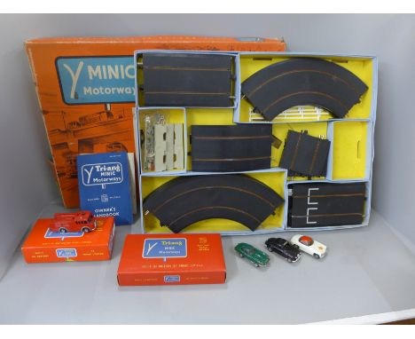 A Minic M.1522 Racing Set 