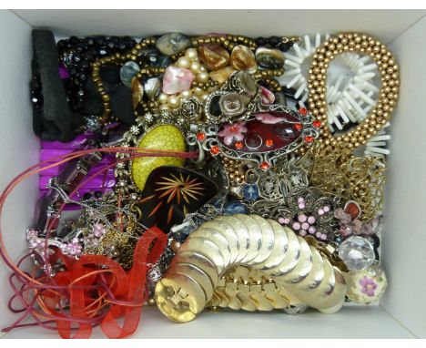 Vintage and modern costume jewellery 