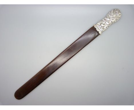 A large Chinese silver handled page turner 