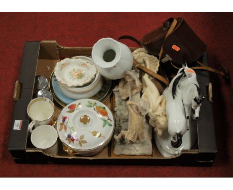 A box of miscellaneous items to include Royal Worcester Evesham pattern tureen and cover, various collectors plates etc