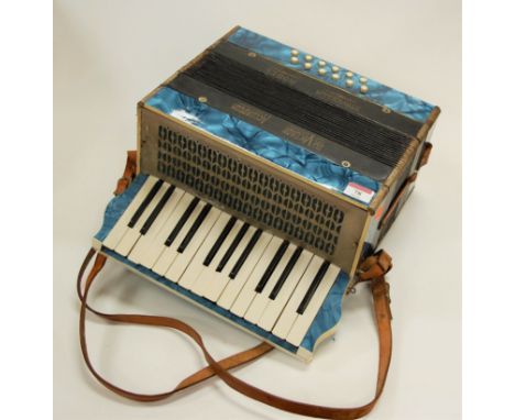 The Viceroy, piano accordion