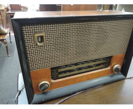 A Cossor Melody Master Model 523A radio 