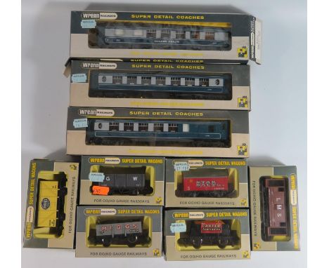 A Collection of Wrenn OO-Gauge Carriages and Rolling Stock: W6003, W6004 &amp; , W5018 Star Salt, W5029 G.W., W5025 Carter, W