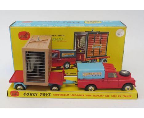 Corgi Diecast Toy _ No.19 Gift Set Chipperfields circus Land-Rover with elephant and cage on trailer, model nr. mint (hanging