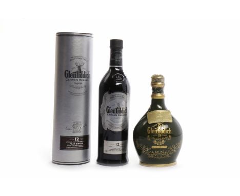 GLENFIDDICH ANCIENT RESERVE AGED 18 YEARS DECANTERActive. Dufftown, Banffshire. 700ml, 43% volume, in green ceramic decanter.