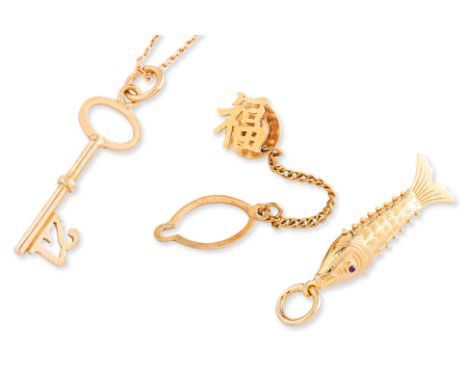 A GROUP OF THREE HIGH KARAT GOLD JEWELLERY PIECES
To include a '21' lock pendant marked '916' for 22K, accompanied with a cha